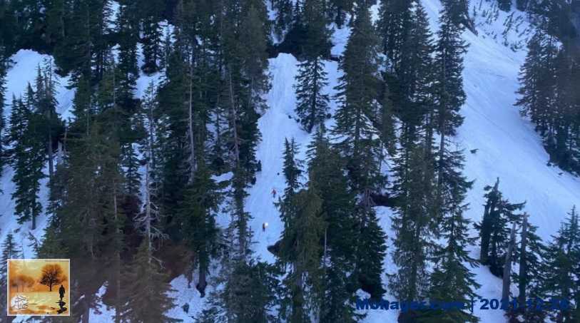 “معجزة عيد الميلاد”.. فرق البحث تنجح في إنقاذ رجل ظل عالقا طوال الليل في جبل شمال فانكوفر | مهاجر